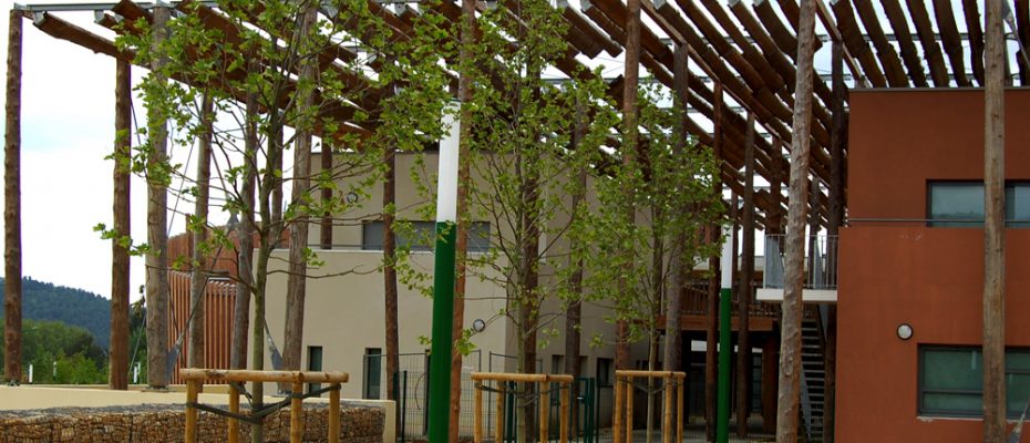 Collège des Seize Fontaines, Saint Zacharie  Transmettre l